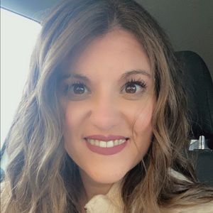 Meet your Posher, Lauren